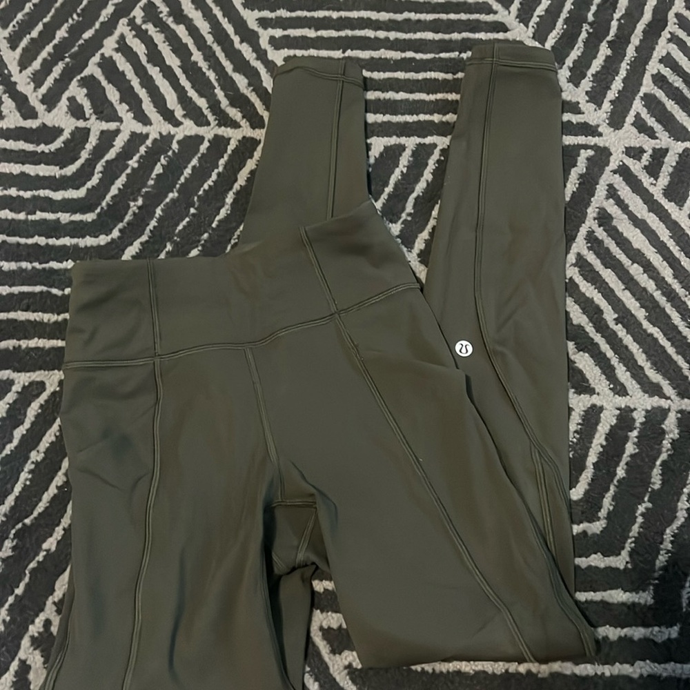 Lululemon 28’ leggings